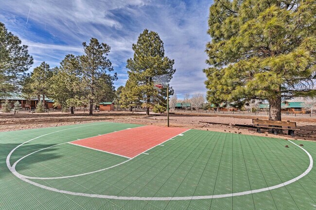 Building Photo - 2373 Quarter Horse Trl