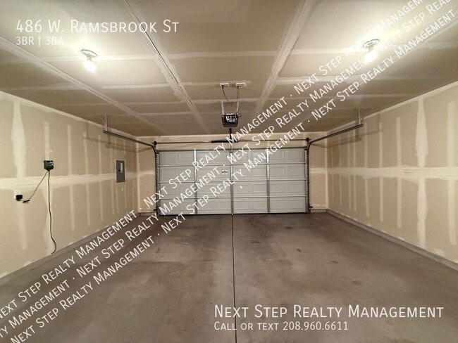 Building Photo - 486 W Ramsbrook St