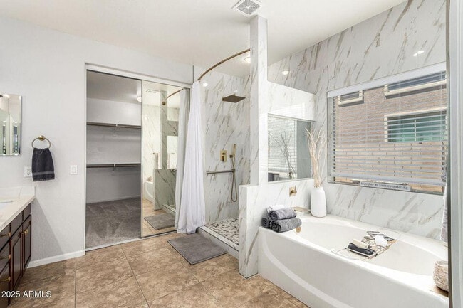 Building Photo - 42422 W Bravo Dr