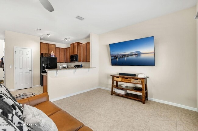 Building Photo - 2545 Revolution St