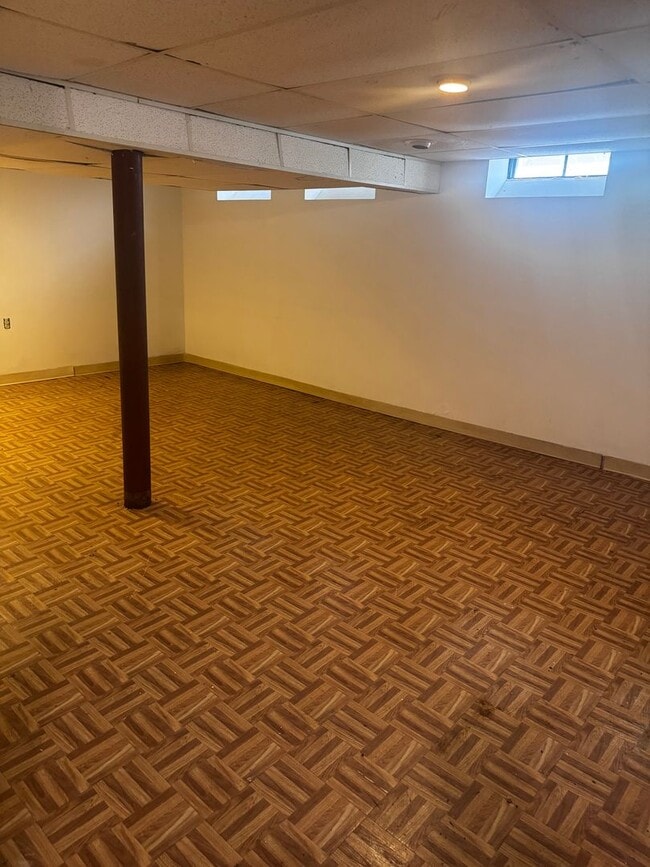 Building Photo - 3 bed 1 bath