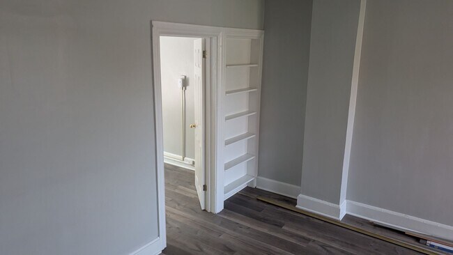 Building Photo - Spacious 1 Bedroom in Heart of Midtown Har...