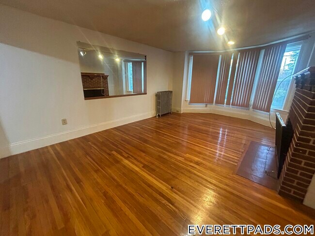 Building Photo - 42 Mansfield St