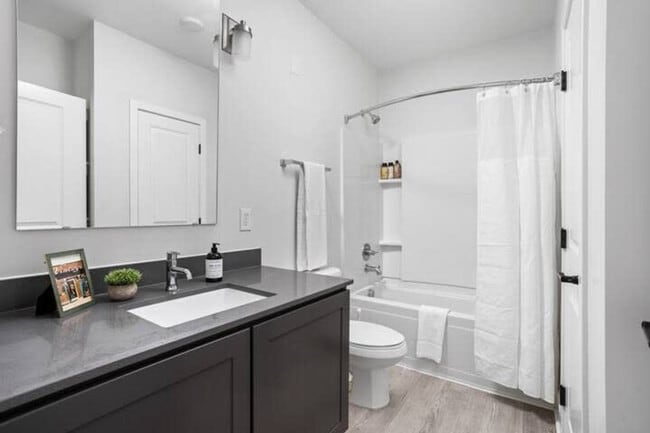 Building Photo - 5858 N College Ave