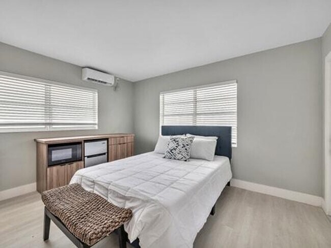 Building Photo - 320 Walnut St