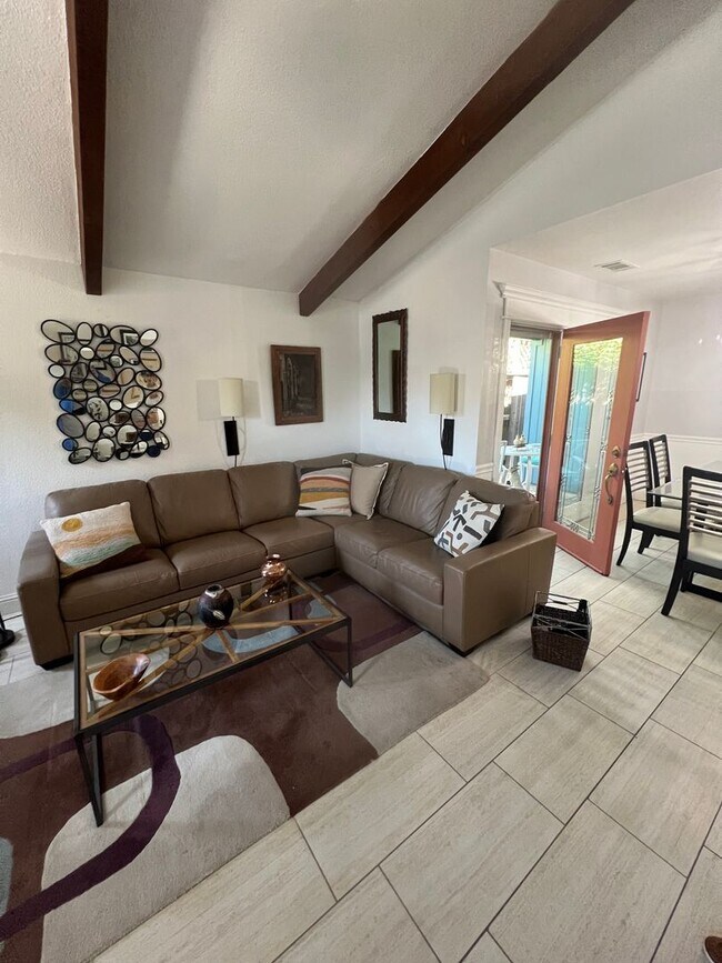 Building Photo - Charming 3 Bed, 2 Bath Home in West Davis ...