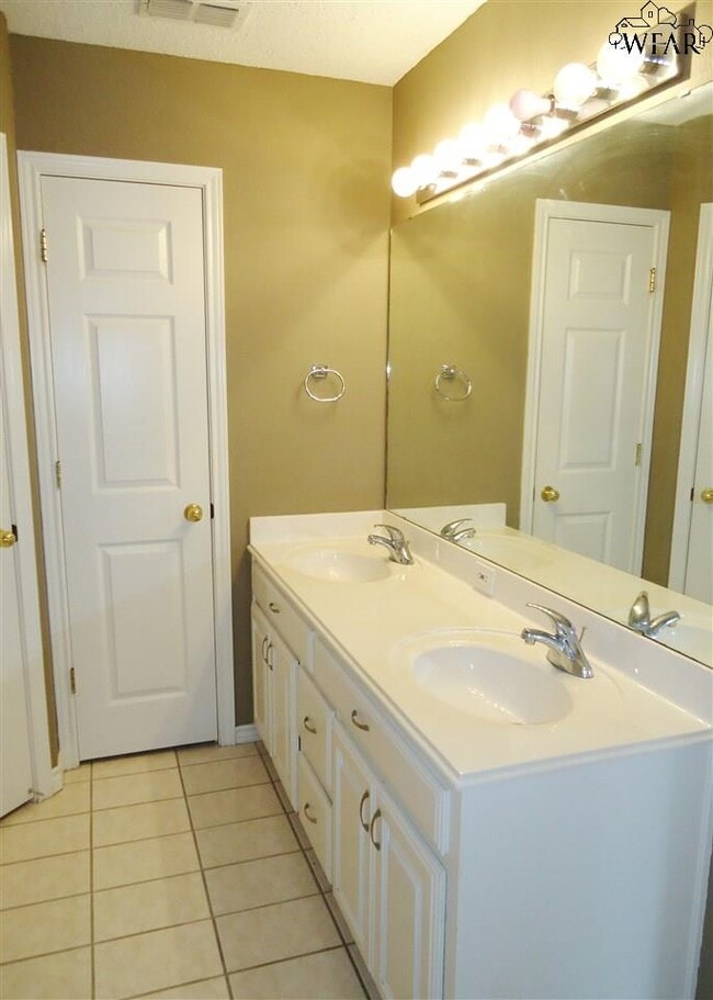 Building Photo - 6018 Van Dorn Dr