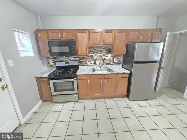 Building Photo - 3516 Erdman Ave