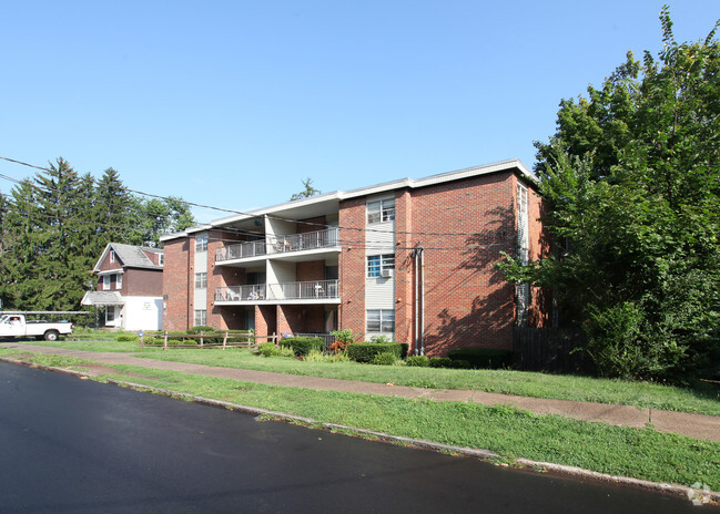 Primary Photo - Lasalle Terrace