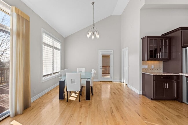 Building Photo - Stunning 4 bedroom Ranch in Elkhorn