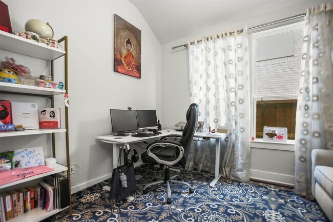 Building Photo - 5010 Vly Wind Ct
