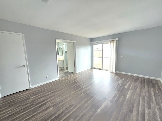 Building Photo - For Rent: Spacious 4-Bedroom / 3 Full bathrooms /  Home with Covered Patio & Modern Upgrades