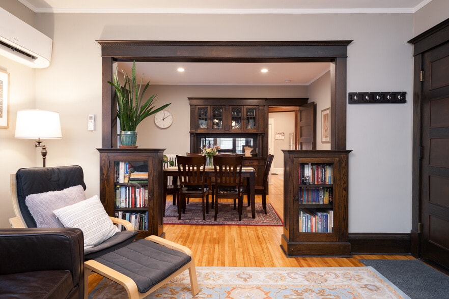 Building Photo - 3117 Fremont Ave S