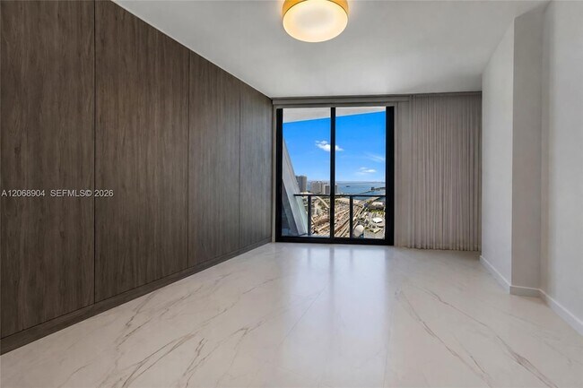 Building Photo - 1000 Biscayne Blvd