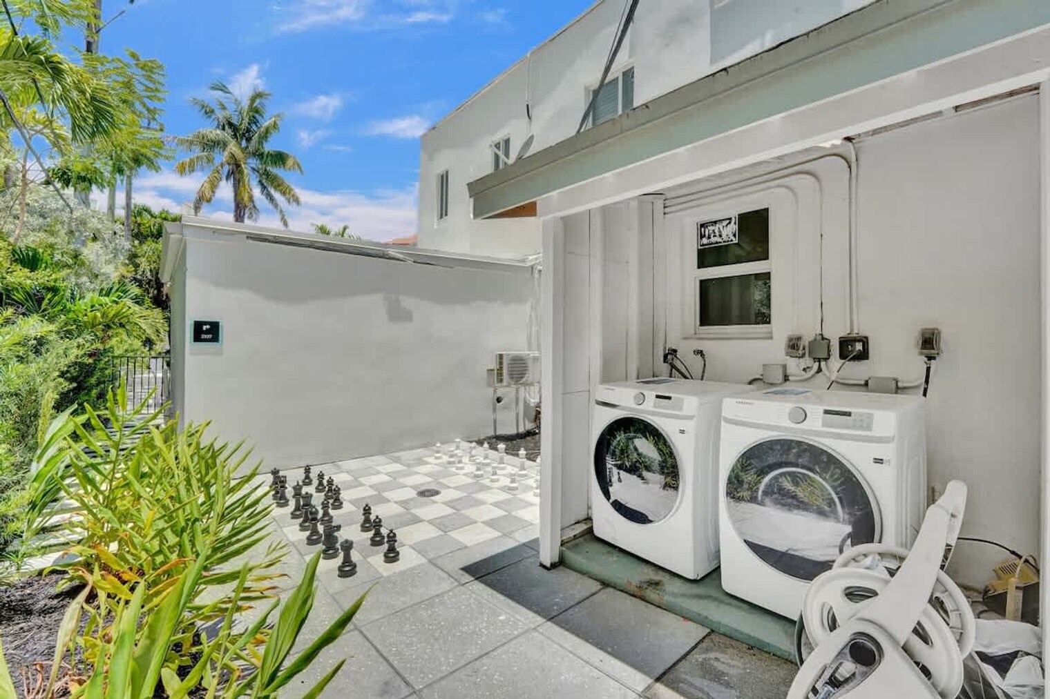 Building Photo - 3020 Seville St