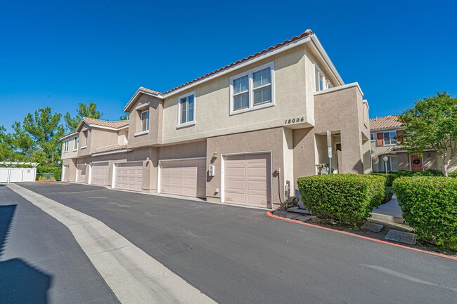 Primary Photo - COMING SOON! 2 Bedroom Townhome for Rent i...