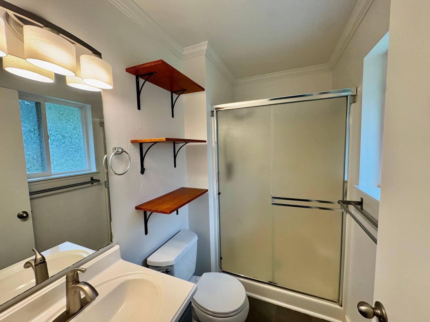 Building Photo - Lynnwood Home