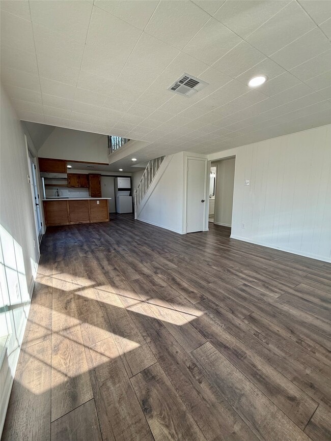 Building Photo - 457 Impala Dr