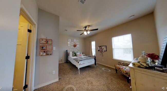 Building Photo - 1112 Oney Hervey Dr