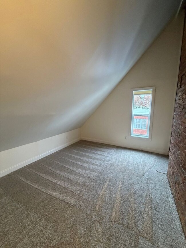 Building Photo - Fully Renovated 3BR/1.5 Bath in Olde Towne East!