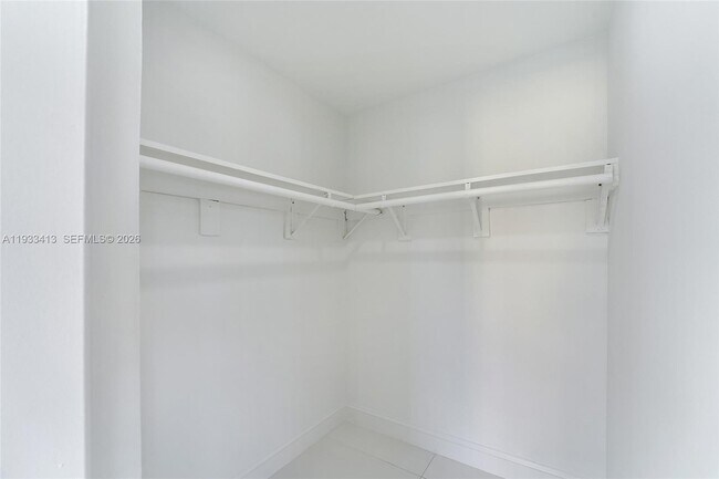 Building Photo - 777 SW 9th Ave