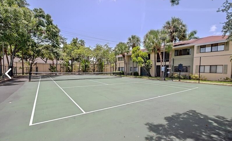 Building Photo - 2550 SW 18th Ter