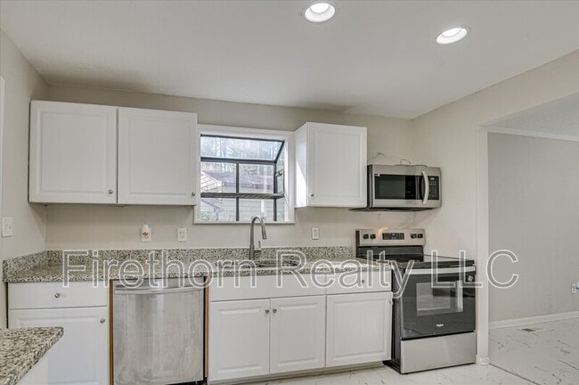 Building Photo - 2349 Henry Cir