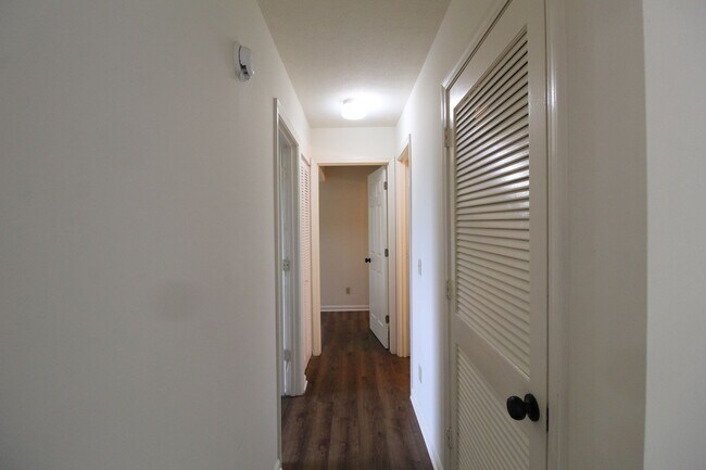 Building Photo - 1116 Blue Ridge Dr