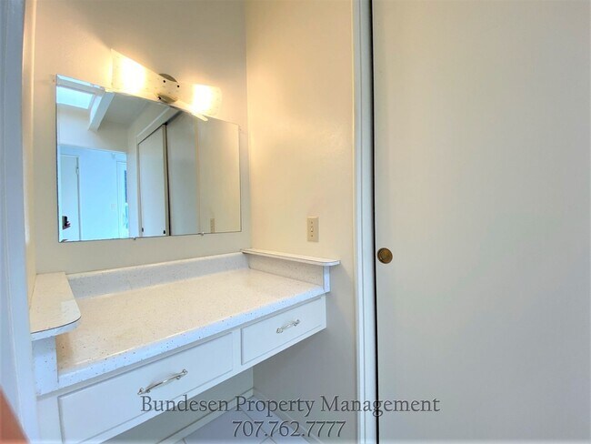 Building Photo - 1303 Hexem Ave