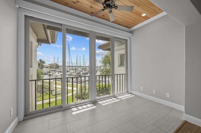 Building Photo - 3505 Harbor Dr