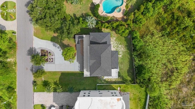 Building Photo - 500 Deer Point Dr