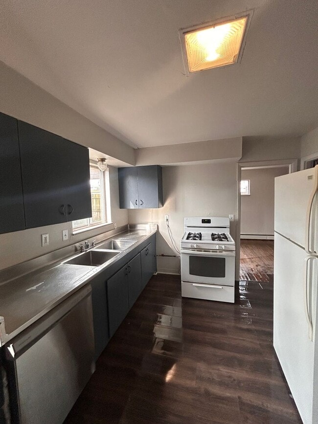 Building Photo - 1125 W Wildwood Ave