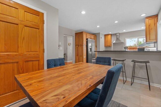 Building Photo - Available Now! Wonderful Sloan's Lake Home