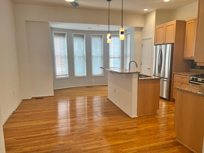 Building Photo - 1686 N Quinn St