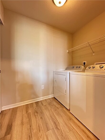 Building Photo - 16 Old Pond Rd