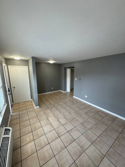 Building Photo - 3110 W 59th St