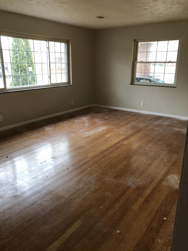 Building Photo - 218 Britton Dr