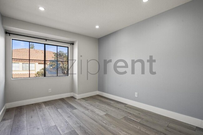 Building Photo - 16810 Picadilly Ln