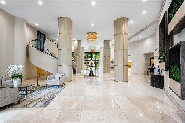 Building Photo - 3500 Mystic Pointe Dr