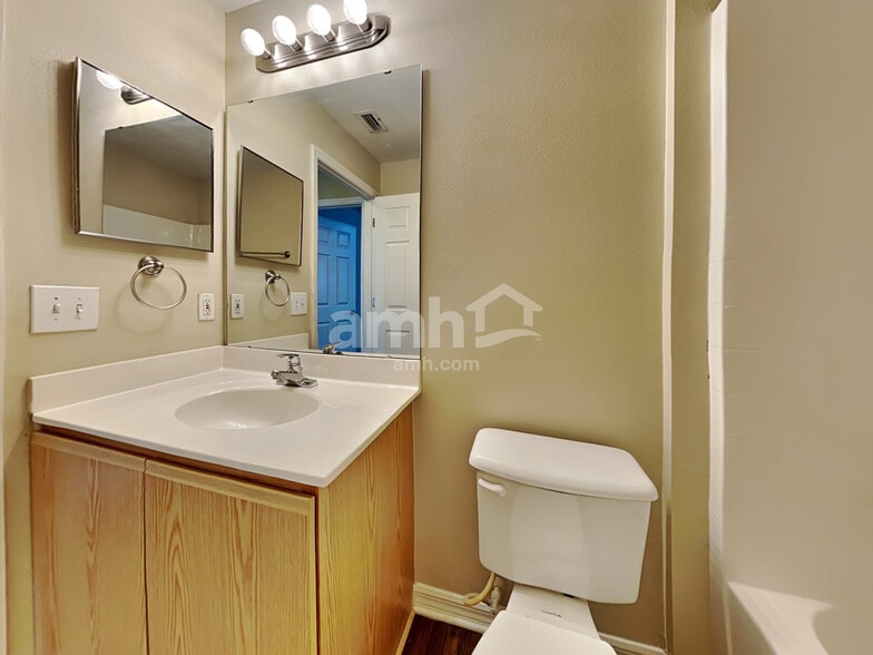 Building Photo - 1844 Saga Ct