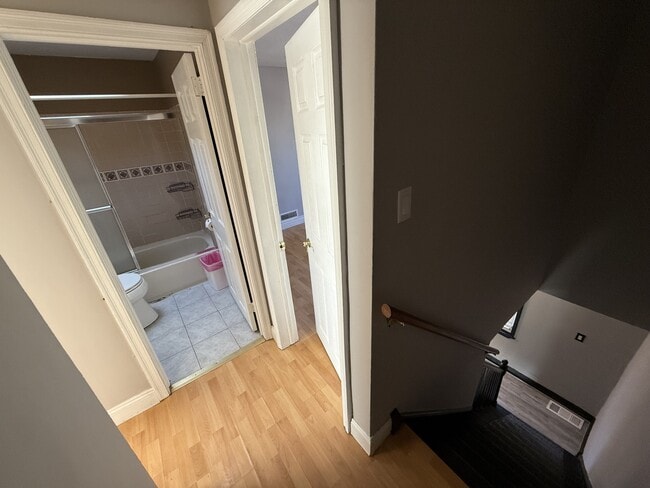 Building Photo - 419 Garden Ave