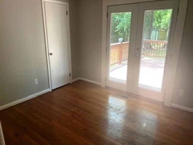 Building Photo - Convenient 3BR/2BA in Vestavia near Collonade