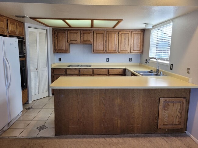 Building Photo - Affordable 2bed/2 bath Condo is Beautiful ...