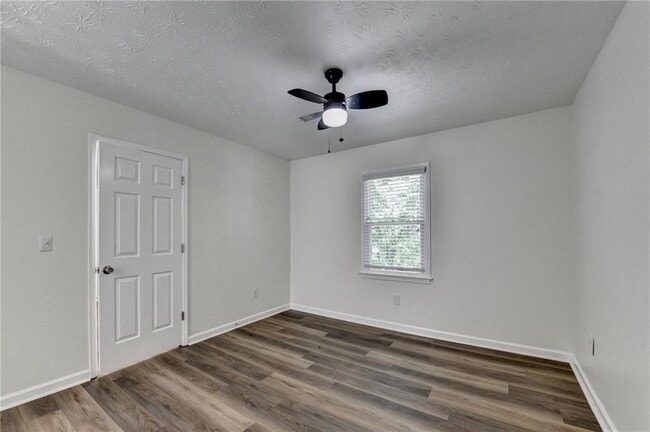 Building Photo - 1530 Plunketts Rd