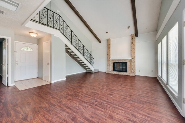 Building Photo - 209 N St Johns Dr