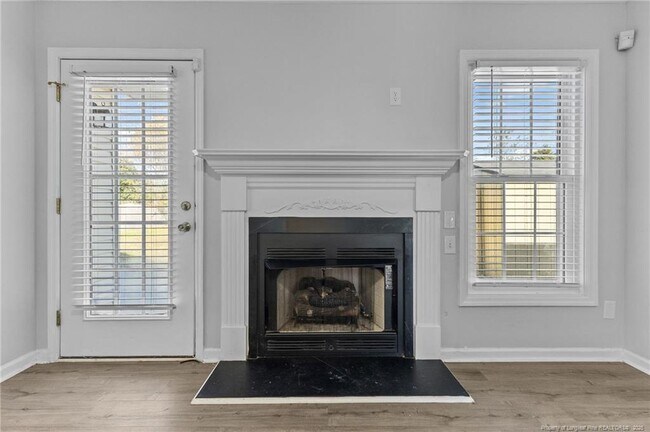 Building Photo - 7780 Buttonwood Ave