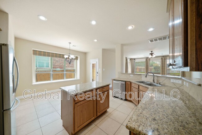 Building Photo - 431 Calm Springs