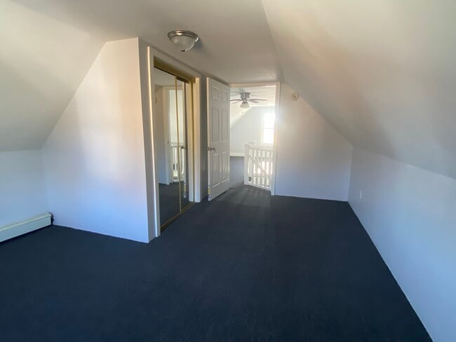 Building Photo - 625 N Main St