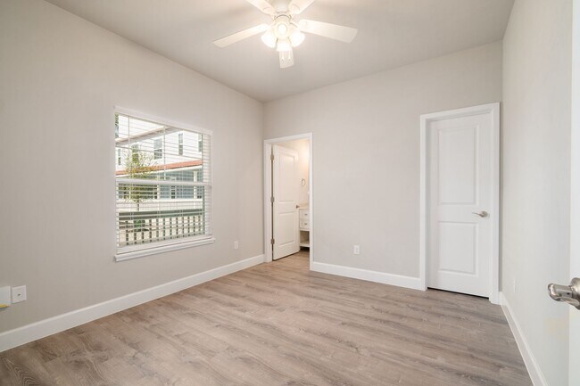 Primary Photo - The Reef - 4 Bedroom, 4 Bathroom Townhouse