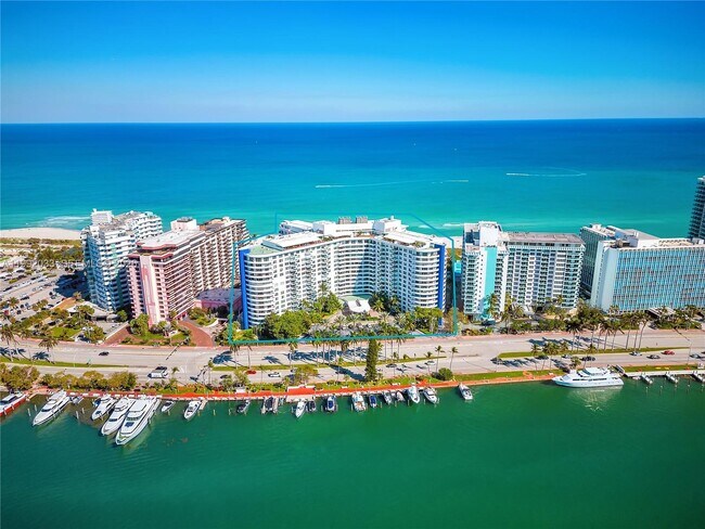 Building Photo - 5161 Collins Ave